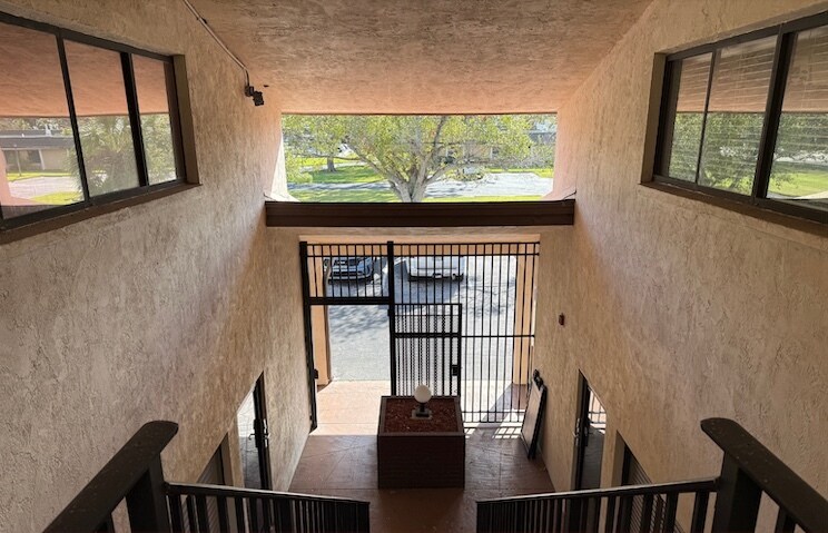 5550 26th St, Bradenton, FL 34207 - Unité Suite B -  - Photo intérieure - Image 2 of 10