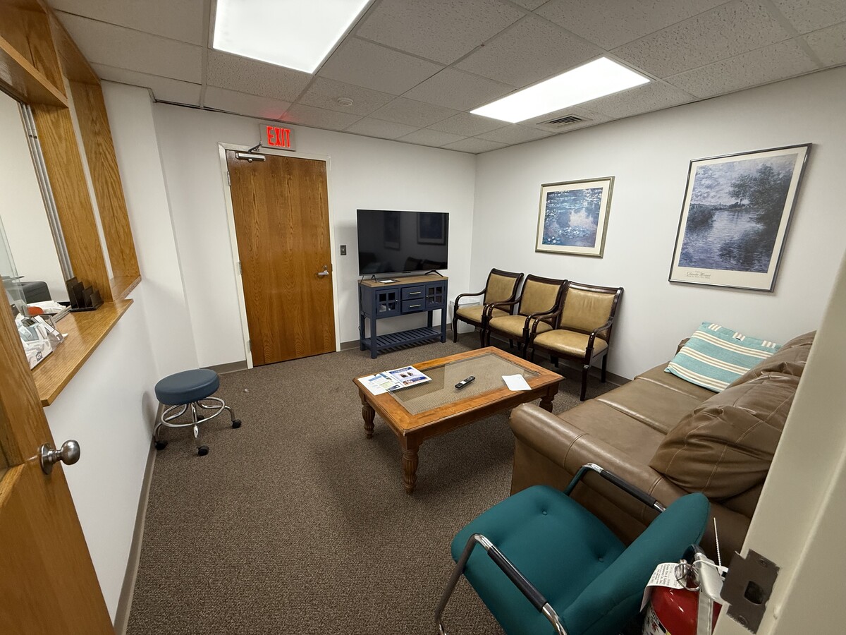 67 Union St, Natick, MA 01760 - Unité 105 - - Photo intérieure - Image 1 of 7