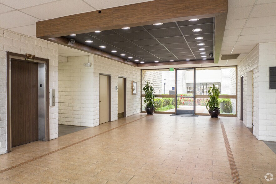 12440 Firestone Blvd, Norwalk, CA à louer - Photo du bâtiment - Image 1 de 22