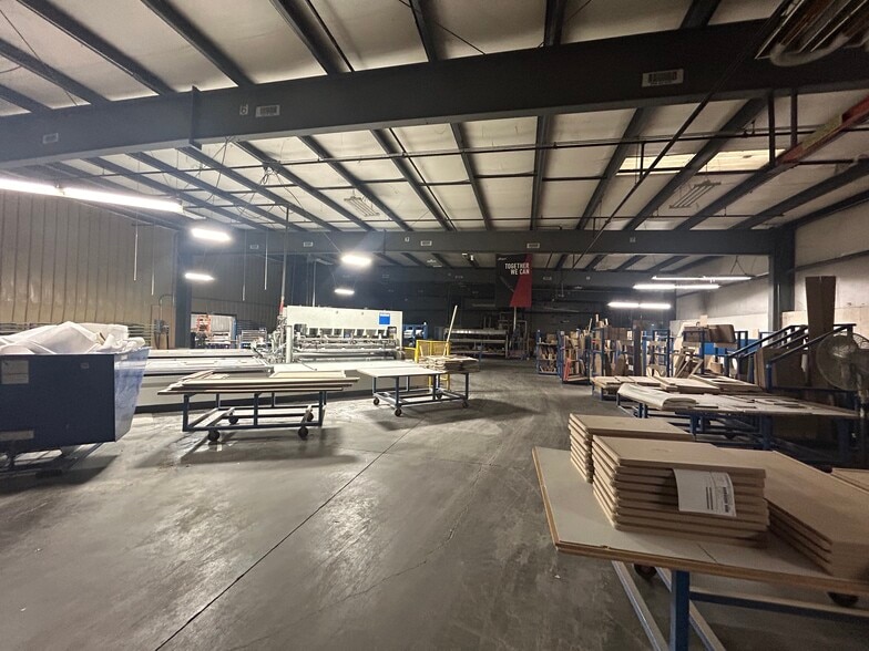 606 Legion St, Bristol, IN à louer - Photo du bâtiment - Image 3 de 11