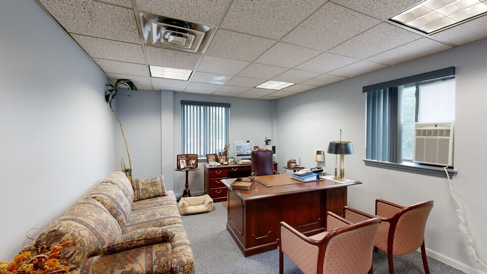 16 Bourbon St, Peabody, MA for sale - Building Photo - Image 2 of 6