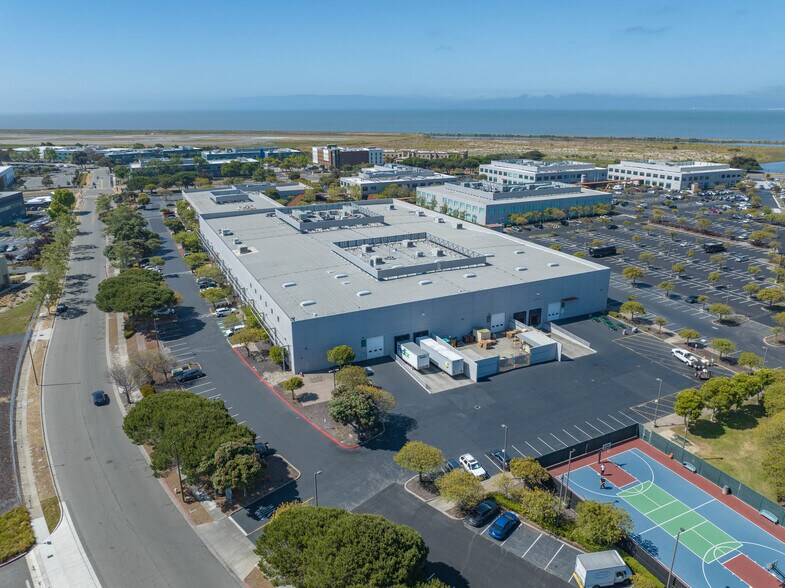 1740-1750 North Loop Rd, Alameda, CA à louer - Photo du bâtiment - Image 3 de 6