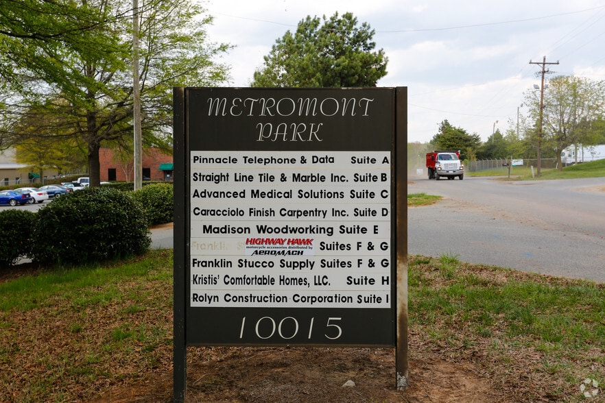 10015 Metromont Industrial Blvd, Charlotte, NC for lease - Building Photo - Image 3 of 3