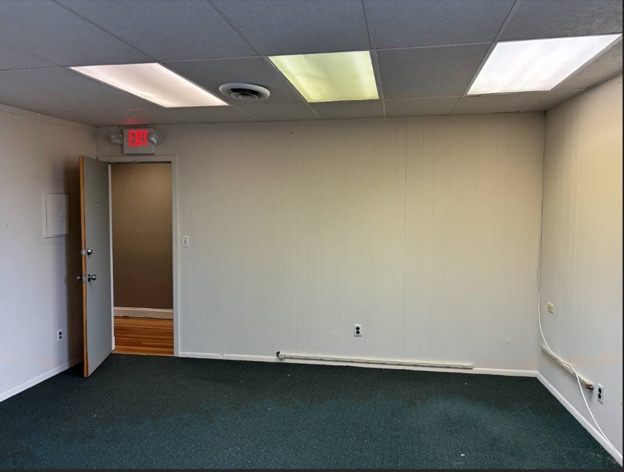 5 Fifth Ave, Bay Shore, NY for lease - Building Photo - Image 2 of 9