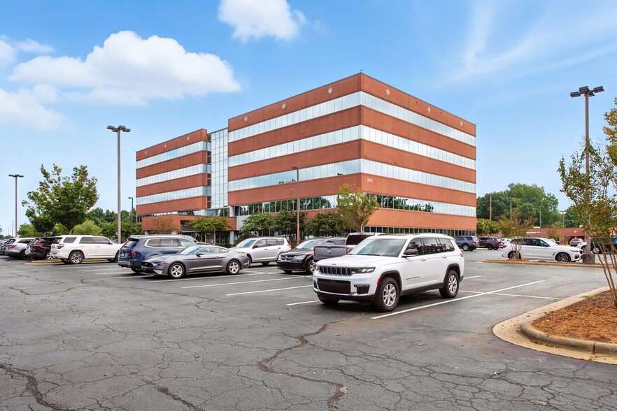 901 N Winstead Ave, Rocky Mount, NC for lease - Building Photo - Image 3 of 13