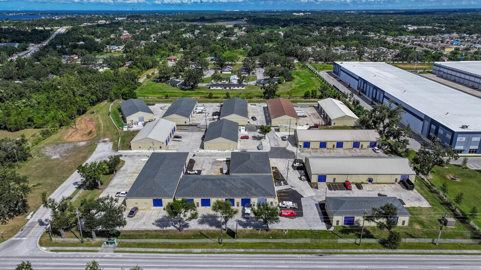 722 17th St E, Palmetto, FL for lease - Building Photo - Image 3 of 9