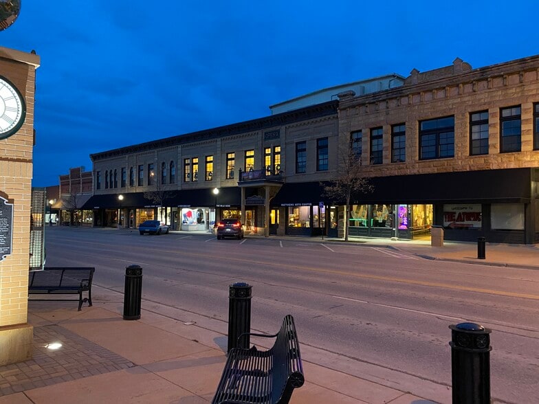 604 N Main St, Spearfish, SD à vendre - Photo du bâtiment - Image 2 de 38