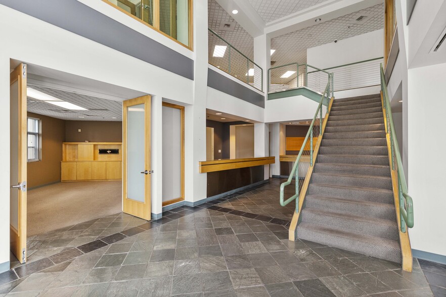 6521 212th St SW, Lynnwood, WA for lease - Interior Photo - Image 2 of 5