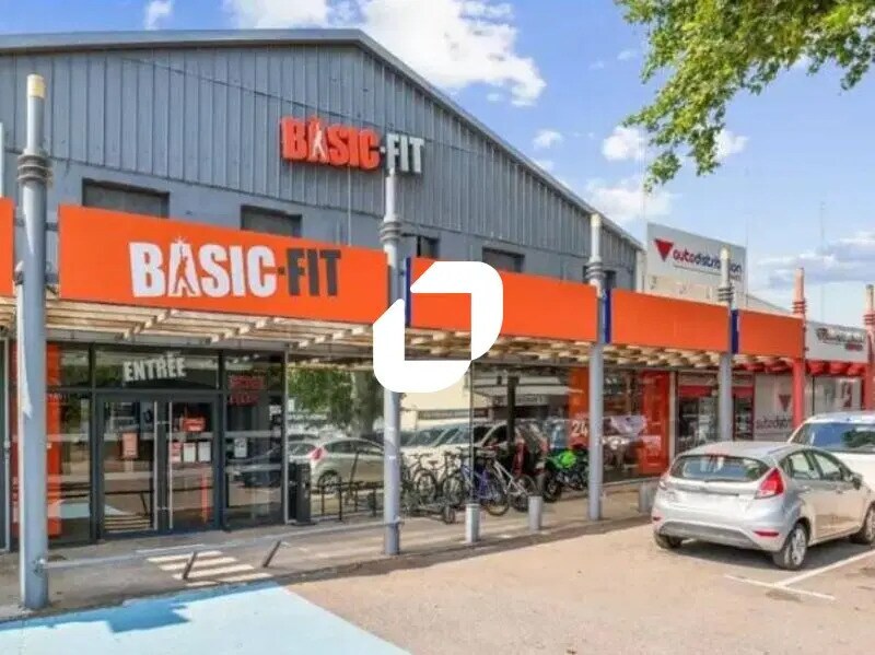 Flex in Nîmes for lease Building Photo- Image 1 of 2