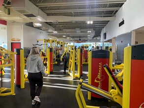 2385 Richmond Ave, Staten Island, NY for lease Interior Photo- Image 2 of 4