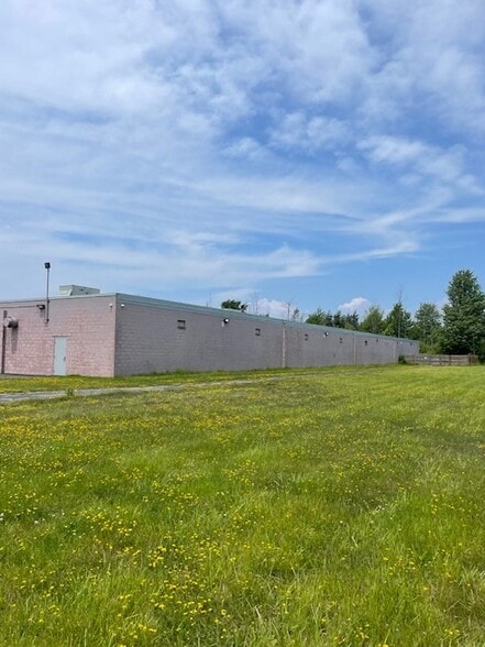 8061 Erie Rd, Derby, NY for lease - Building Photo - Image 2 of 11