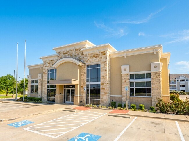 More details for 2219 N Collins St, Arlington, TX - Retail for Sale