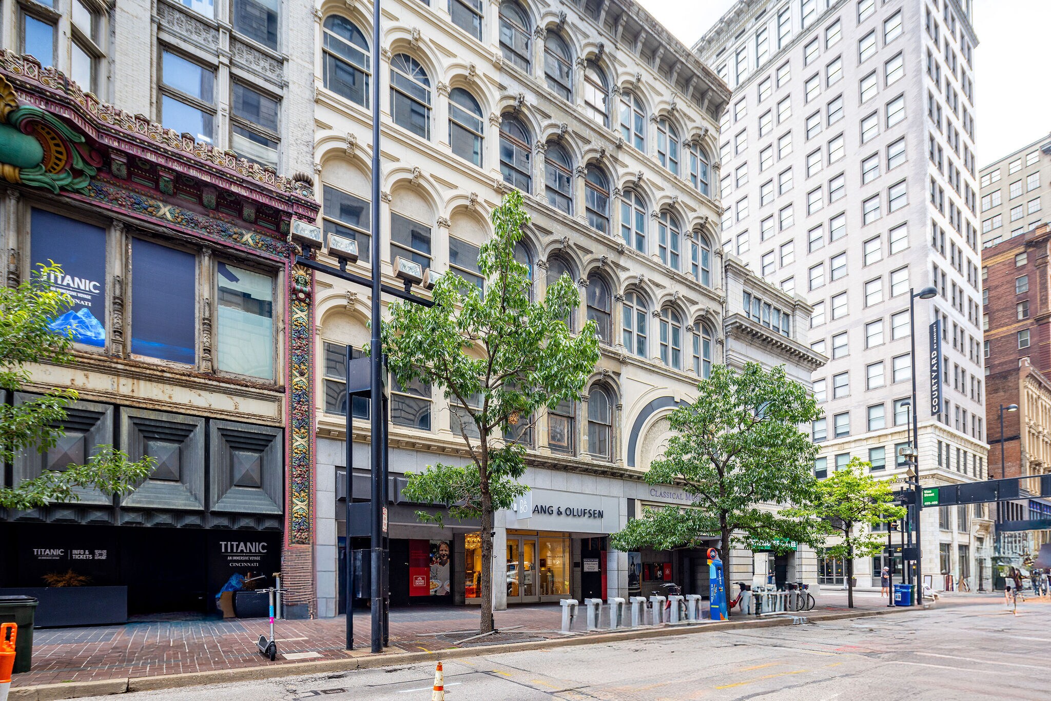 6 W 4th St, Cincinnati, OH à vendre Photo du bâtiment- Image 1 de 1