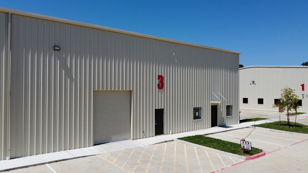 314 W Riley Fuzzel Rd, Spring, TX for lease - Building Photo - Image 3 of 17