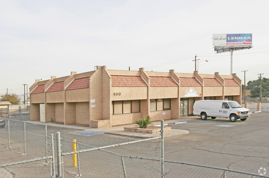 800 W Bonanza Rd, Las Vegas, NV à louer - Photo du bâtiment - Image 2 de 4