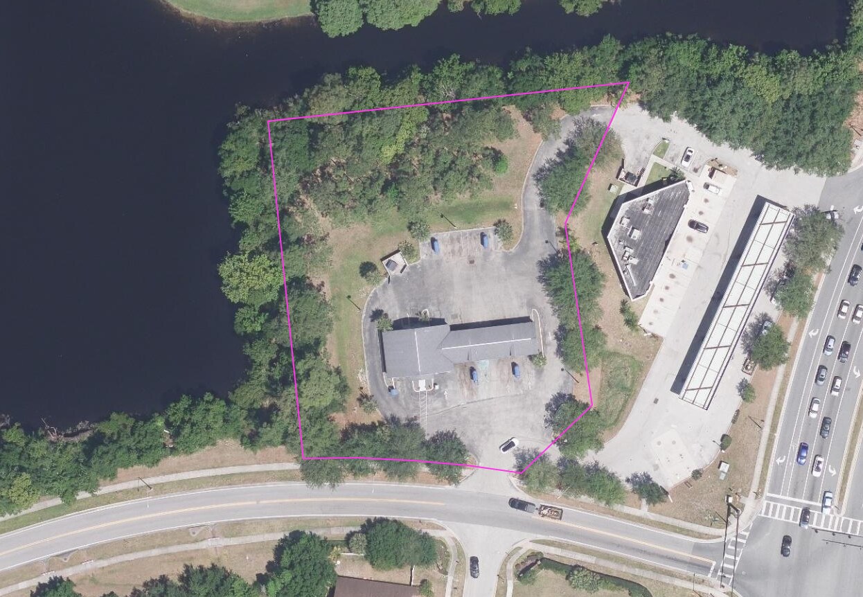 11105 Bloomfield Dr, Orlando, FL for lease Building Photo- Image 1 of 3