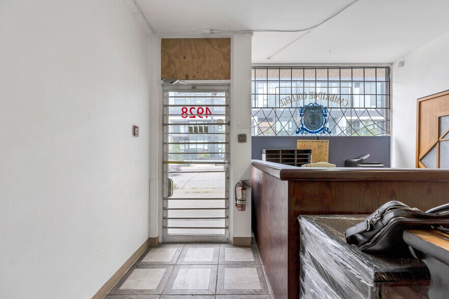 4928 Imperial St, Burnaby, BC for lease - Building Photo - Image 2 of 13