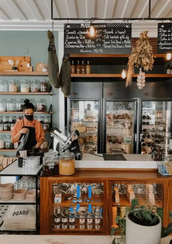 Retail in Mérignac for lease Interior Photo- Image 1 of 2