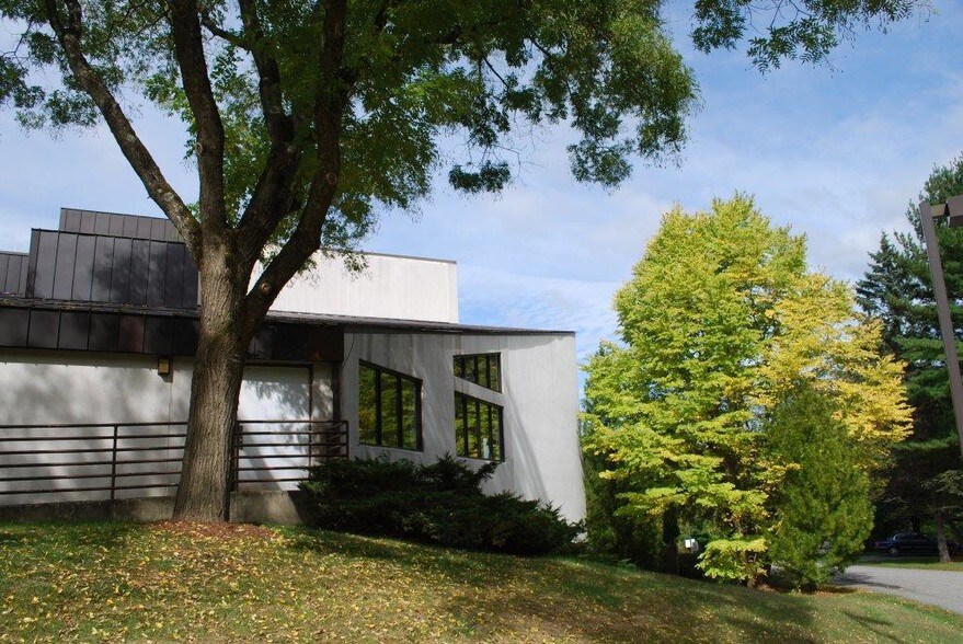 46 Maple St, Kent, CT à vendre - Photo du bâtiment - Image 2 de 9