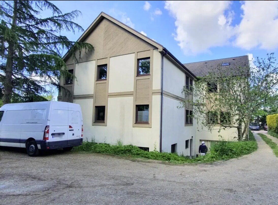 Résidence L'épi D'or, Versailles for lease Primary Photo- Image 1 of 4