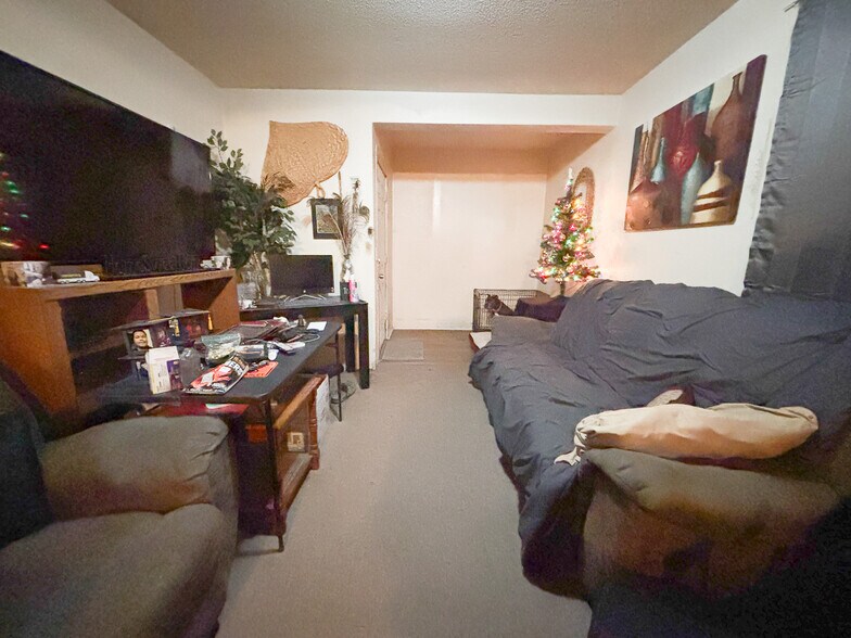 822 W Maple Ave, Fergus Falls, MN à vendre - Photo du bâtiment - Image 3 de 13