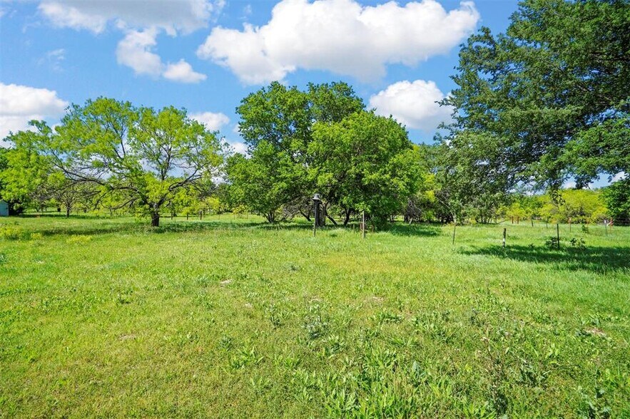 7896 Evelyn Ln, Northlake, TX à vendre - Photo du bâtiment - Image 2 de 3
