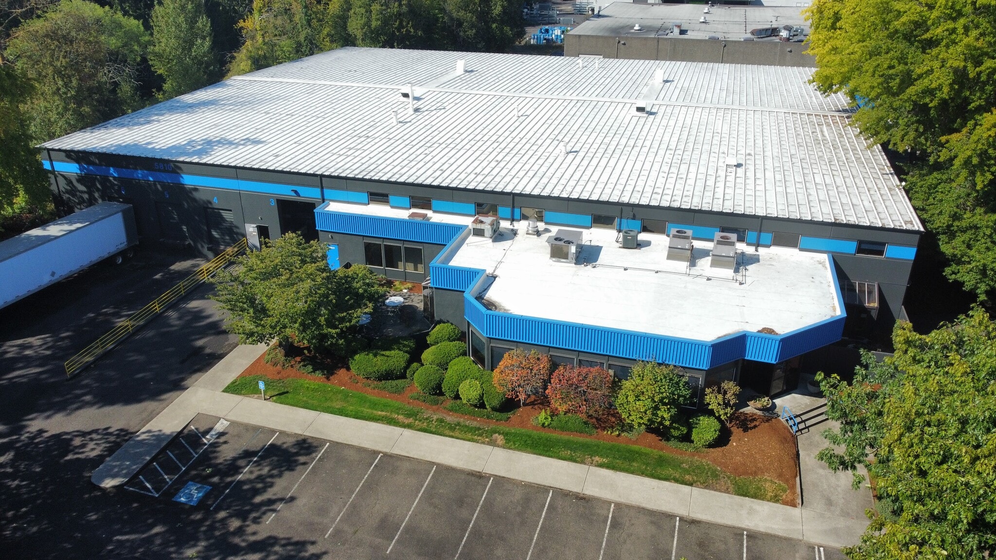 5810 NE Skyport Way, Portland, OR for sale Building Photo- Image 1 of 9