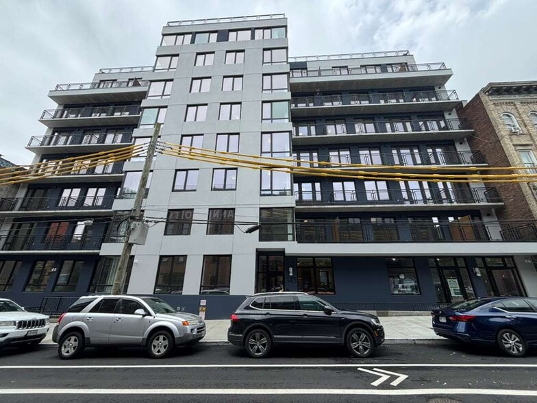 343 Himrod St, Brooklyn, NY for lease - Building Photo - Image 2 of 9