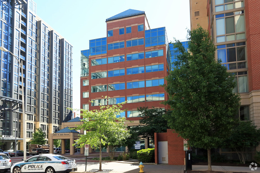 2000 14th St N, Arlington, VA for lease - Building Photo - Image 3 of 15