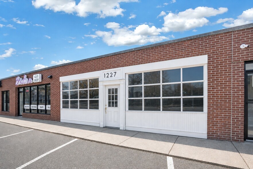 227 Wall St, Huntington, NY for sale - Building Photo - Image 2 of 13