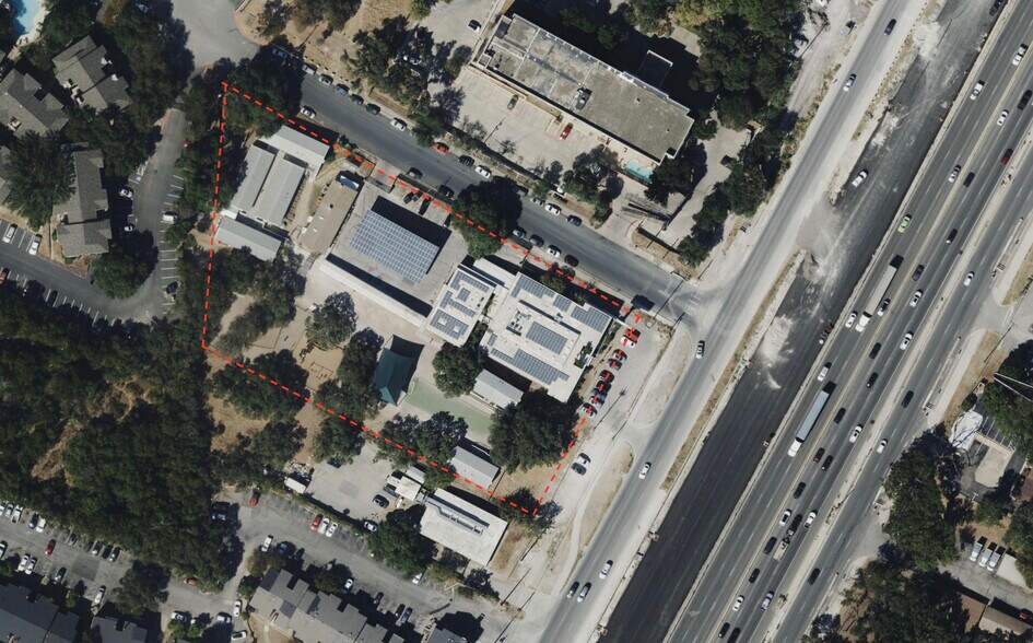 8408 N Interstate 35, Austin, TX à vendre - Photo principale - Image 1 de 3