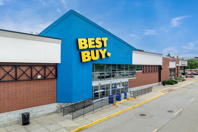 More details for 701 N Milwaukee Ave, Vernon Hills, IL - Retail for Lease