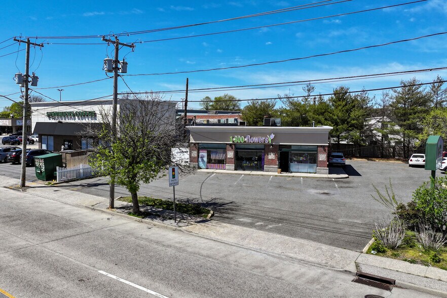 4303 Merrick Rd, Massapequa, NY à louer - Photo du bâtiment - Image 2 de 3