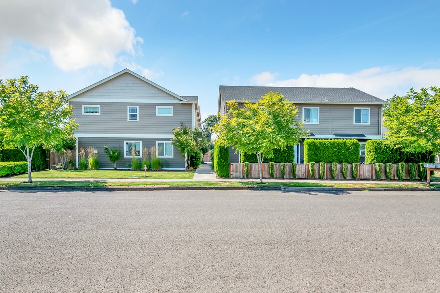 540 W 3rd Ave, Junction City, OR à vendre - Photo du bâtiment - Image 3 de 15
