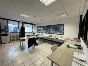 Industrial in Lieusaint for lease Interior Photo- Image 1 of 2