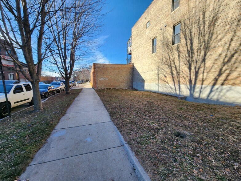 3566 S Halsted St, Chicago, IL à louer - Photo du bâtiment - Image 3 de 3