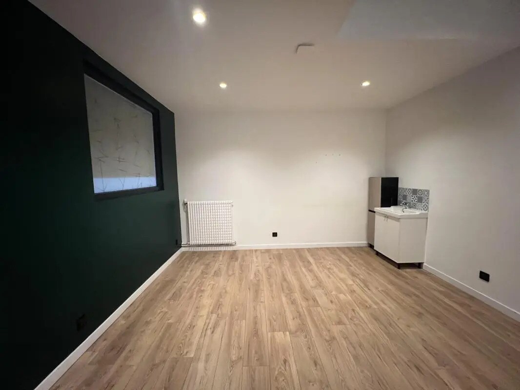 Office in Reims for lease Interior Photo- Image 1 of 5