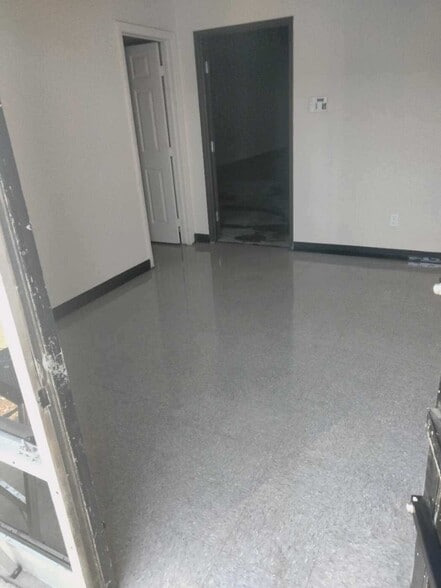 2831 E White Star Ave, Anaheim, CA for lease - Interior Photo - Image 2 of 4