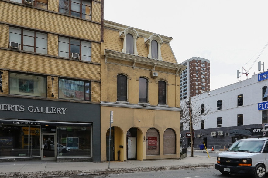 639 Yonge St, Toronto, ON for lease - Building Photo - Image 3 of 5