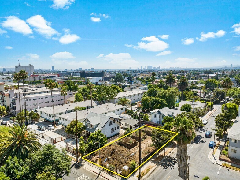 1357 N Las Palmas Ave, Los Angeles, CA à vendre - Photo du bâtiment - Image 3 de 7