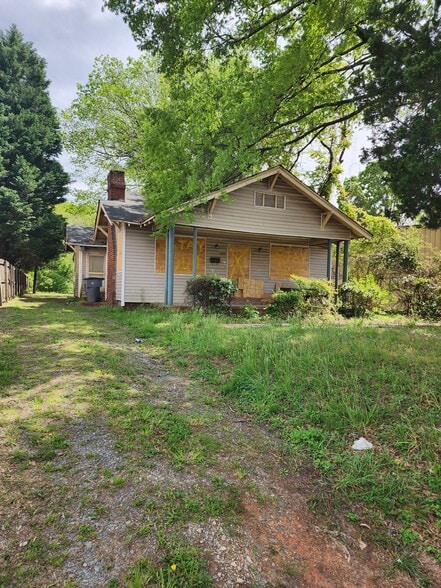2928 N Graham St, Charlotte, NC for sale - Building Photo - Image 2 of 7