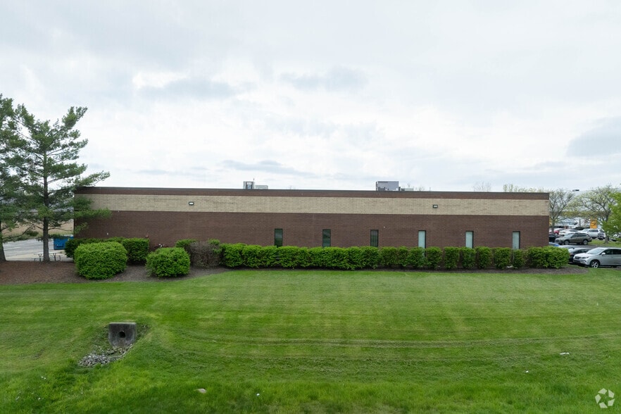 31200-31250 Solon Rd, Solon, OH for lease - Building Photo - Image 3 of 5