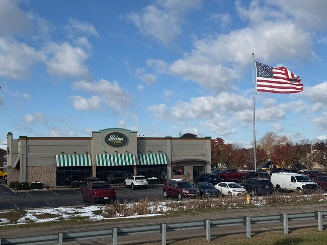 Plus de détails pour 107 Northpointe Blvd, Elkhart, IN - Commerce de détail à vendre