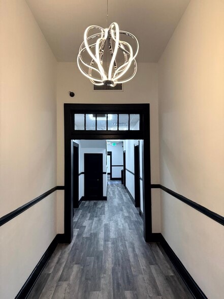 2131 Maryland Ave, Baltimore, MD for lease - Building Photo - Image 2 of 25