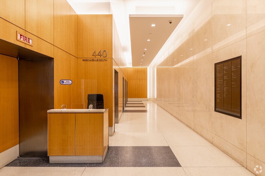 440 Park Ave S, New York, NY for lease - Lobby - Image 2 of 6