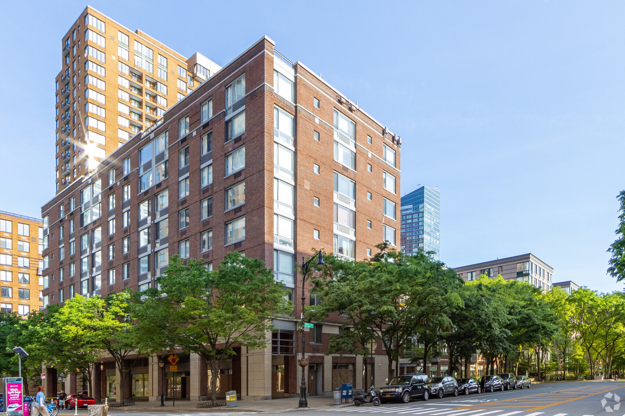 2 South End Ave, New York, NY for lease Primary Photo- Image 1 of 6