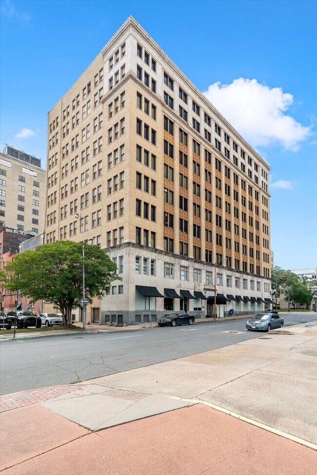 More details for 610 Marshall St, Shreveport, LA - Office for Sale