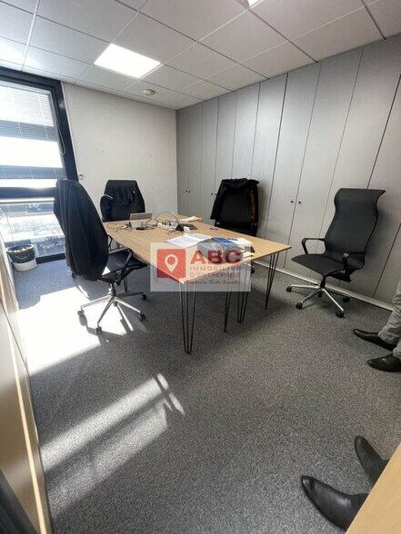 Office in Lattes for lease - Interior Photo - Image 2 of 6