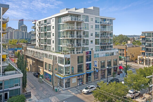 Plus de détails pour 144 10th St NW, Calgary, AB - Commerce de détail à louer