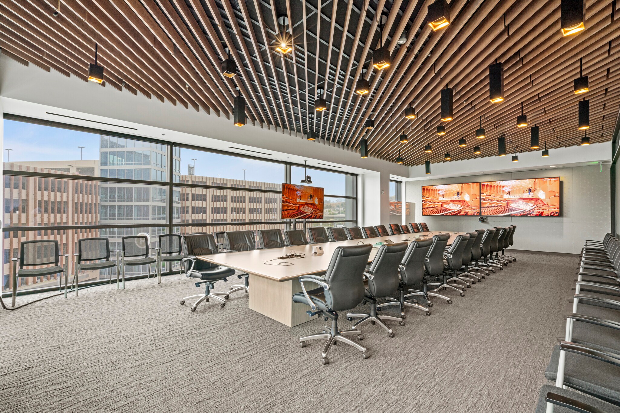 111 Oyster Point Blvd, South San Francisco, CA à louer Photo intérieure- Image 1 de 6